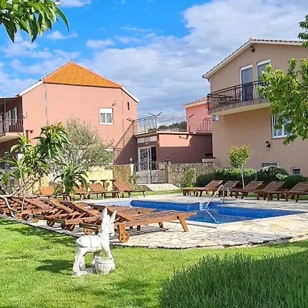 House Fun&relax Holiday home Sestanovac