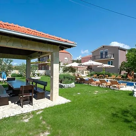 House Fun&relax Holiday home Sestanovac