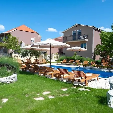 House Fun&relax Casa de Férias Šestanovac